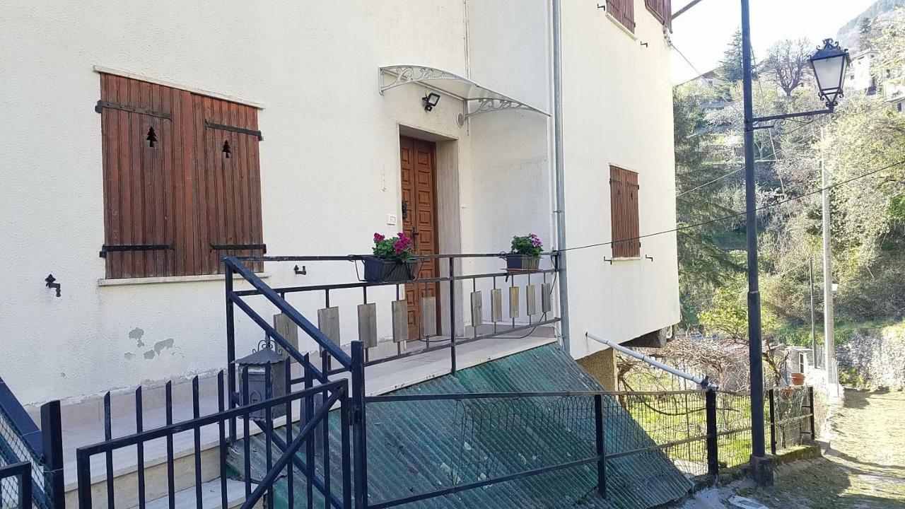 Casa Vacanze Da Oscar Villa Triora Buitenkant foto